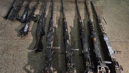 Parte do armamento recuperado.