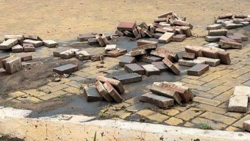 Parte do solo se soltou após as fortes chuvas