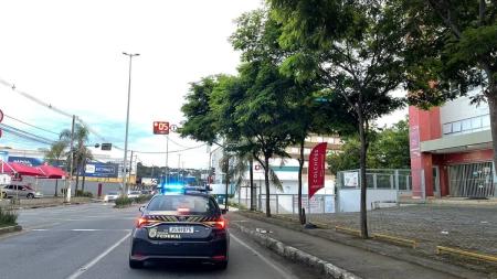 Participam da operação 37 policiais federais e 16 servidores da Receita Federal