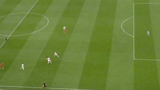 Partida teve um erro grotesco de arbitragem