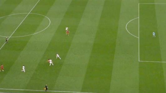 Partida teve um erro grotesco de arbitragem