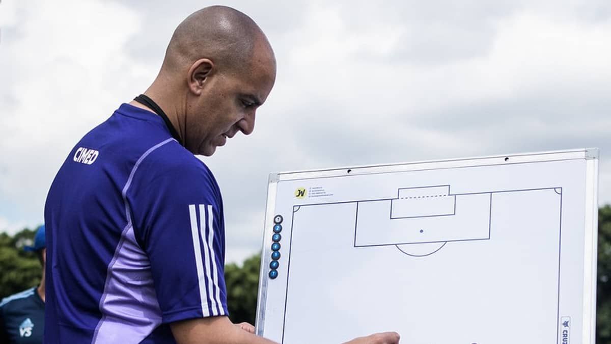 Cruzeiro tenta jogo-treino contra time da Série B antes da Copa do Brasil 