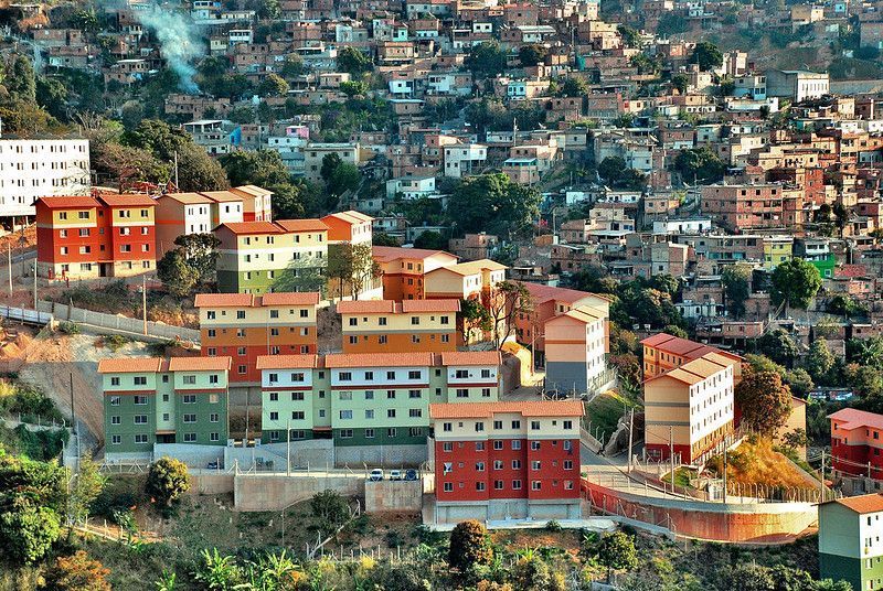 Páscoa Solidária vai fazer a alegria de mil crianças do Aglomerado da Serra; veja como ajudar