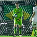 Pasinato comemora empate no Brasileirão em estreia pelo América