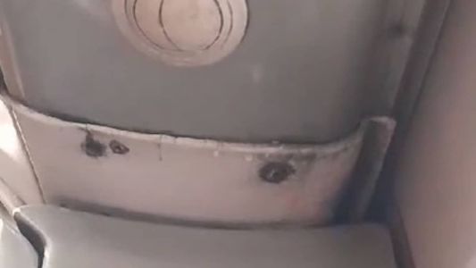 Passageiros gravaram gotas caindo do teto dos veículos