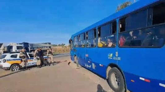 Passagem de veículos foi liberada pouco antes das 8h