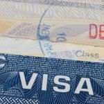 Novas regras para a entrada de imigrantes sem visto no Brasil começam a valer nesta segunda (26)