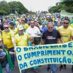 Caminhada pró-Bolsonaro reúne cerca de mil pessoas em Brasília