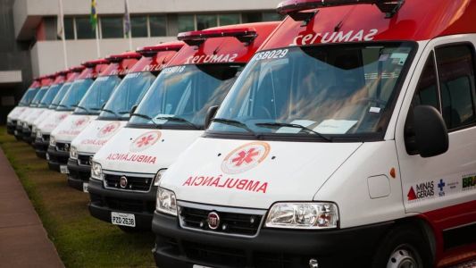 Passeata contra decisão da Justiça contou com a presença de ambulâncias