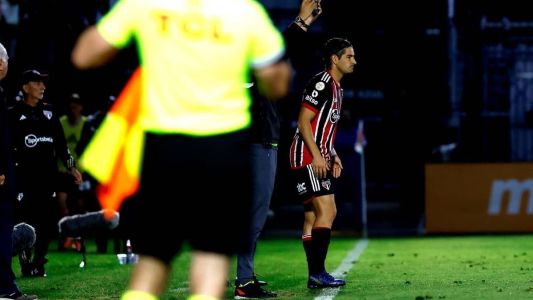 Pato passou em branco na reestreia pelo São Paulo