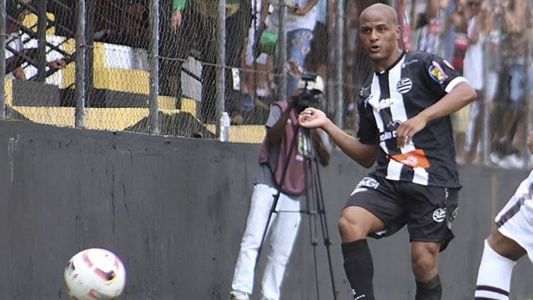 Patric defende o Athletic no Campeonato Mineiro