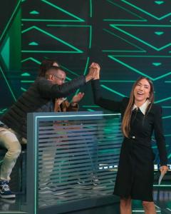 Patrícia Abravanel responde pergunta correta no Show do Milhão