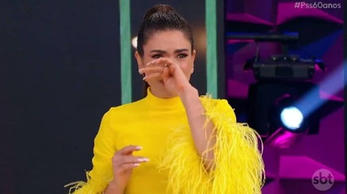 Patrícia Abravanel se emocionou durante o programa Patrícia Abravanel se emocionou durante o programa