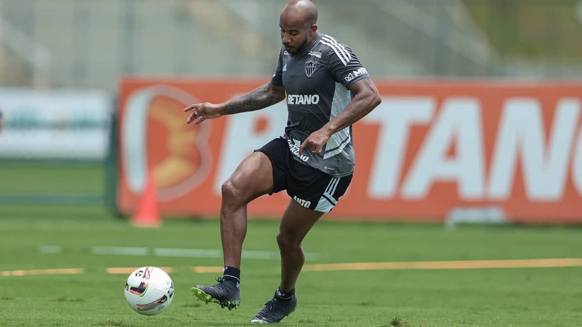 Patrick projeta estreia na Libertadores: 'Vai definir o ano do Atlético'