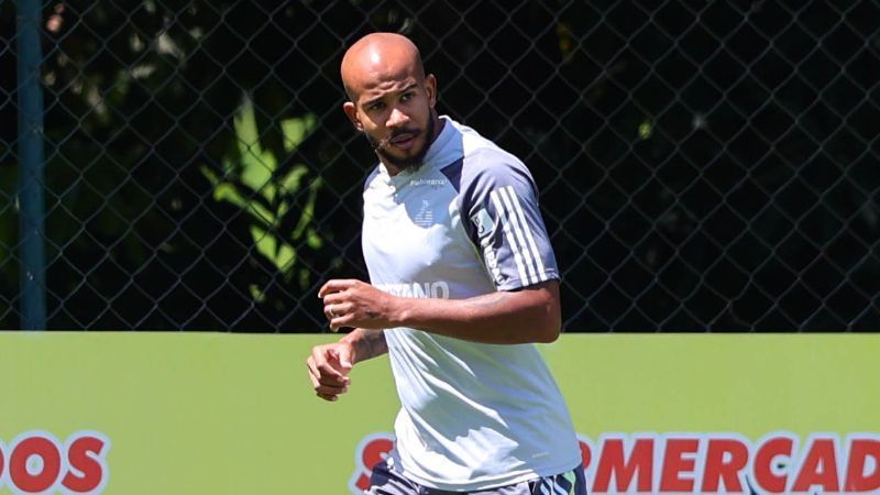 Presidente do Santos revela valores e confirma contratação de Patrick, do Atlético