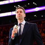 Gasol tem camisa eternizada pelos Lakers e chora com previsão de Kobe