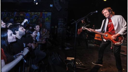Paul McCartney começou a turnê pelo Brasil com show-surpresa para 300 pessoas em Brasília