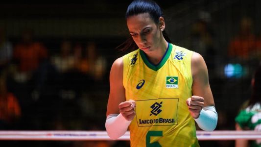 Paula Borgo defendeu a Seleção Brasileira de vôlei