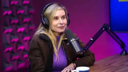 Paula Burlamaqui no podcast "Papagaio Falante"