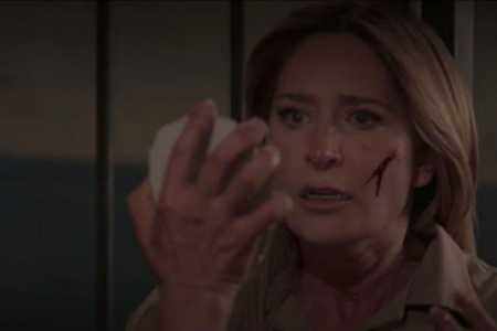Paula na prisão no final de "As Filhas da Senhora Garcia"