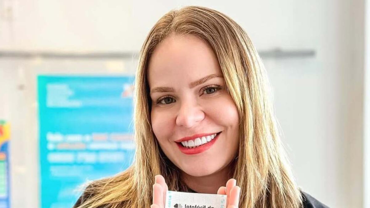 Ex-BBB Paulinha Leite rebate após ser processada pela Caixa: 'Autorizada'