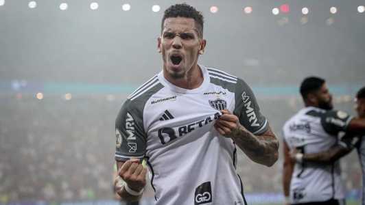 Paulinho abriu placar para goleada do Atlético sobre o Flamengo