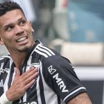 Paulinho é o jogador de linha do Atlético com mais partidas disputadas em 2023