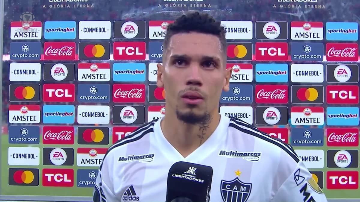 Paulinho critica árbitro após derrota do Atlético: 'Apitou para o time da casa'