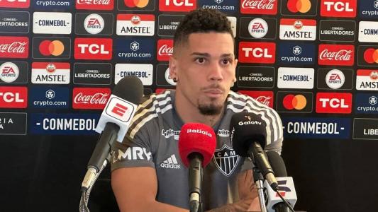 Paulinho, atacante do Atlético, durante entrevista coletiva nesta segunda-feira (26)