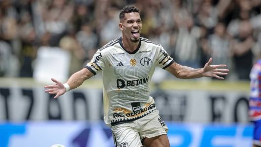 Paulinho brilhou mais uma vez com a camisa do Atlético
