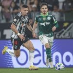 Paulinho relembra queda do Atlético na Libertadores e diz: 'Hoje estaríamos mais encorpados'