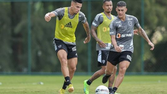 Paulinho comandará o ataque do Atlético contra o Ipatinga neste sábado (4)