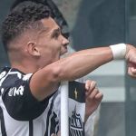 Paulinho marca 1º gol oficial da Arena MRV e entra para história do Atlético