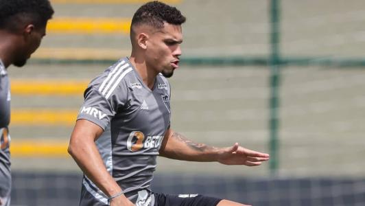 Paulinho comparou treinamentos de Coudet e Felipão