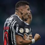 Paulinho vibra com noite perfeita em 50º jogo pelo Atlético: 'Estou realizado'