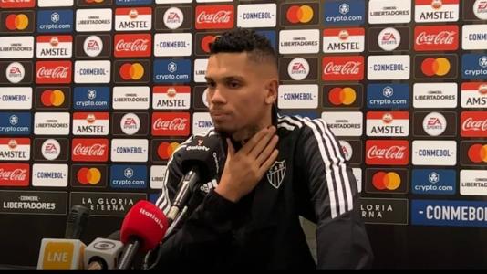 Paulinho concedeu entrevista coletiva na Venezuela nesta terça (21)