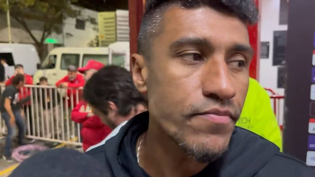 VÍDEO: Paulinho detalha dores no joelho após empate do Corinthians