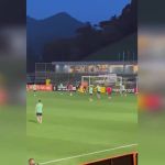 Paulinho, do Atlético, marca gol em treino da Seleção Brasileira
