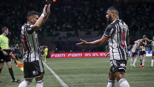 Paulinho e Hulk são os destaques do Atlético no returno do Brasileirão
