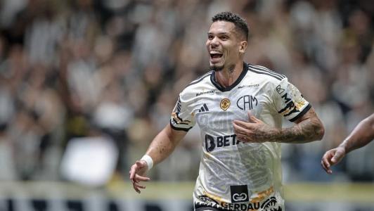 Paulinho é o grande nome do Atlético no Brasileirão