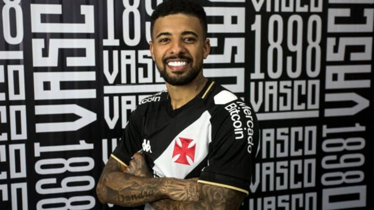 Vasco anuncia a contratação do meia Paulinho, do Al-Shabab
