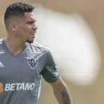 Vice-artilheiro do Atlético, Paulinho inicia semana com trabalhos internos