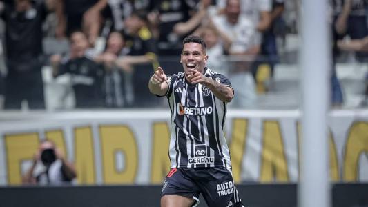 Paulinho é o vice-artilheiro do Atlético na temporada, com 21 gols marcados