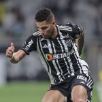 Paulinho detona gramado do Mineirão após vitória do Atlético: 'Uma merda'