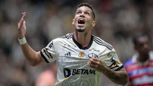 Paulinho fez dois gols e brilhou na vitória sobre o Fortaleza