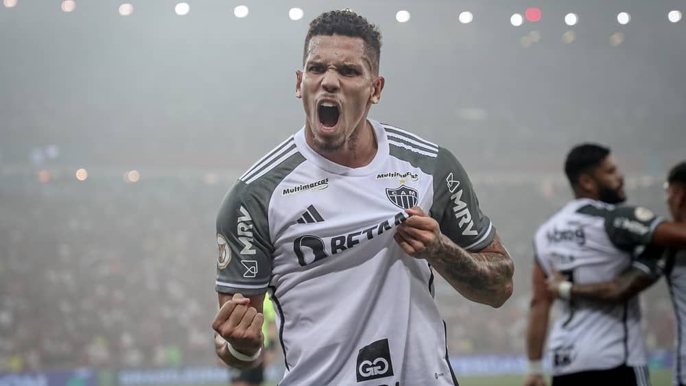 Paulinho comemora desempenho no Atlético e destaca: 'Espero conquistar mais coisas'