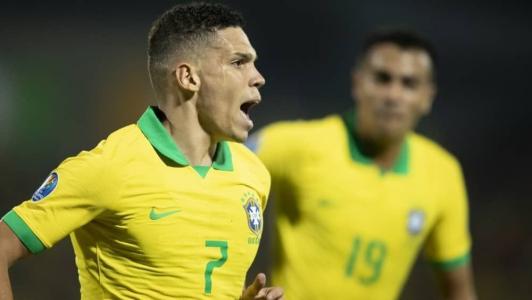 Paulinho foi convocado para a Seleção Brasileira nesta segunda-feira (6)
