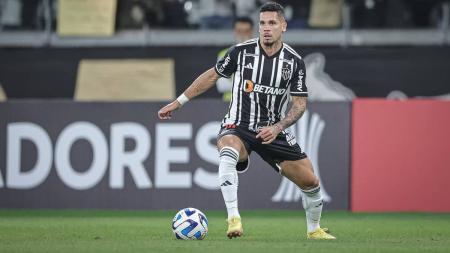Paulinho foi o nome do jogo ao marcar os dois gols do Galo