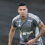 Vai, Paulinho! Atacante estreará pelo Atlético, há quase 90 dias sem jogar
