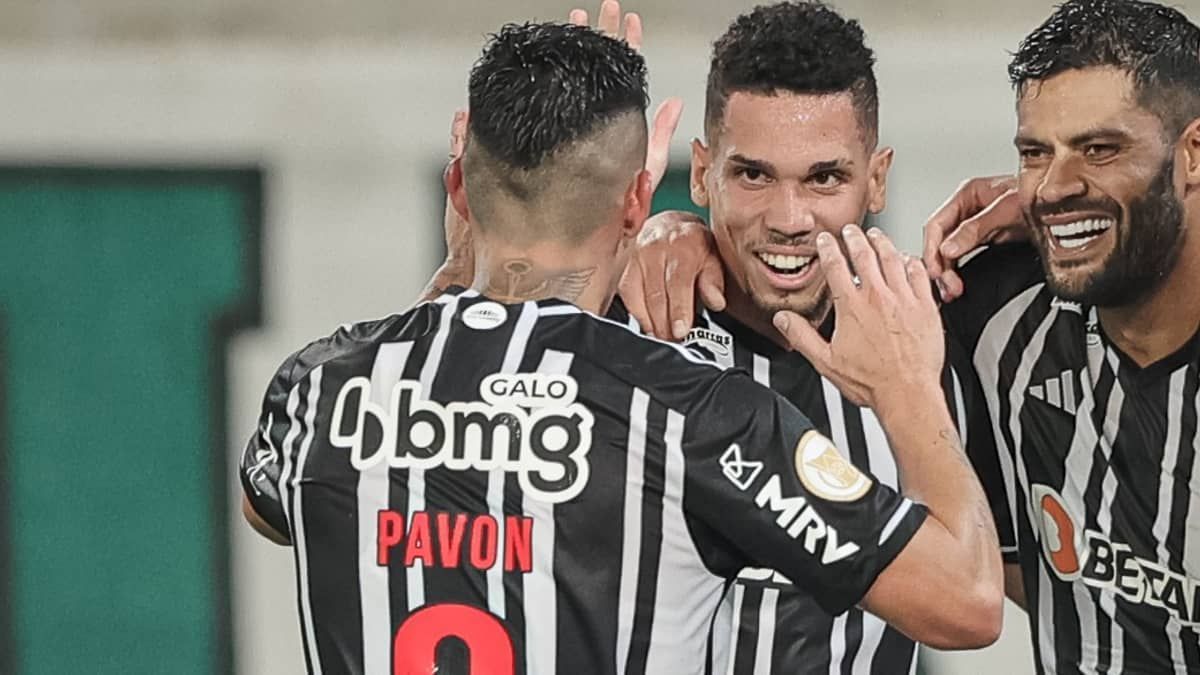 Atlético: Pavón, Hulk e Paulinho somam mesmo número de gols do Cruzeiro no Brasileirão